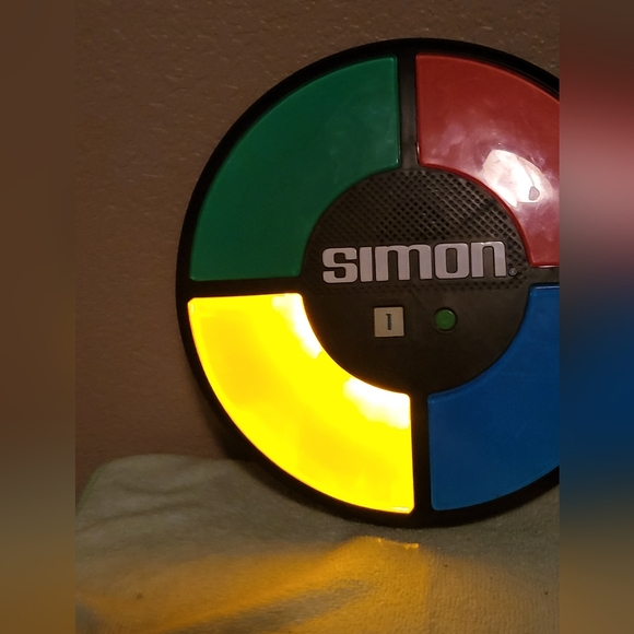 Simon Says Memory Electronic Memory Game Tested And Working 2013 ITEM 1897 - Picture 3 of 6